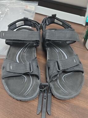 Ozark Trail Size 13 Black Adjustable Sandal